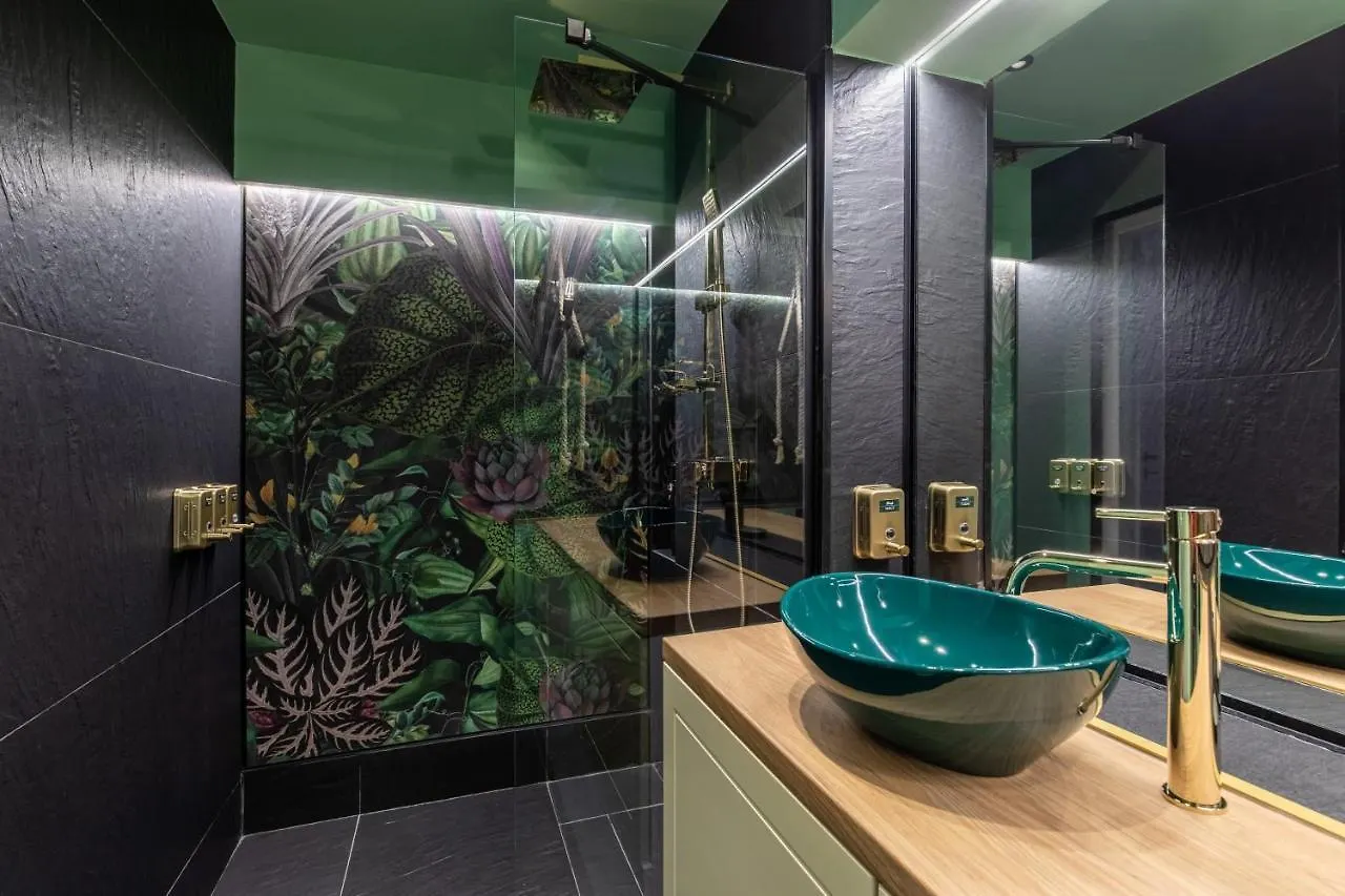 Holt - Leagues And Words Under The Sea Apartment Bucharest