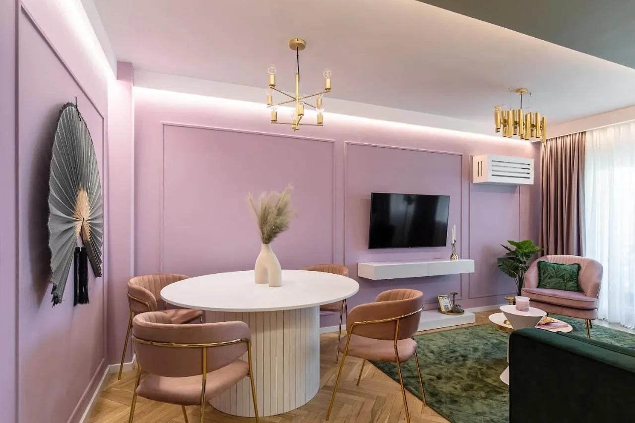 Holt - Leagues And Words Under The Sea Apartment Bucharest