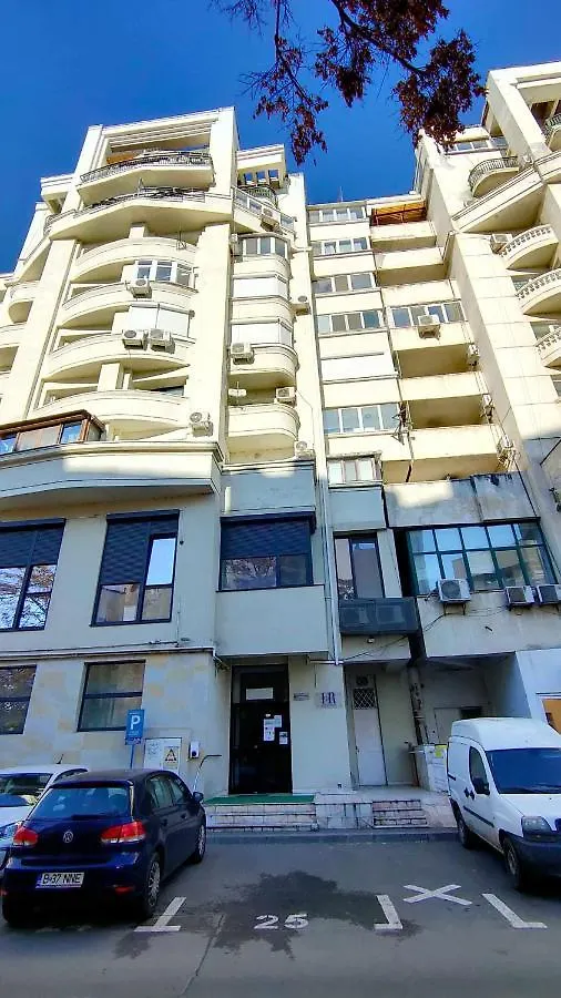 Holt - Leagues And Words Under The Sea Apartment Bucharest